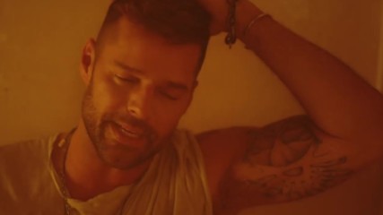 Ricky Martin - Fiebre feat. Wisin, Yandel ( Официално Видео )