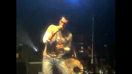 She was great [with Roger Moore] live in Bonn =]