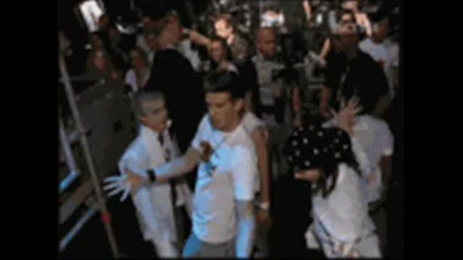 Us5_Around The World Lyrics