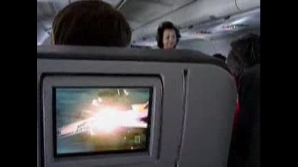 Телевизор зад седалката в самолет! 