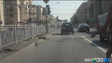 Мацка с крака но без мозък