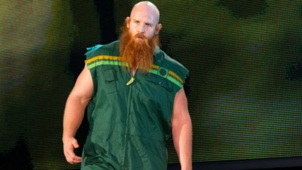 Relive Rowan's eerie WWE NXT debut