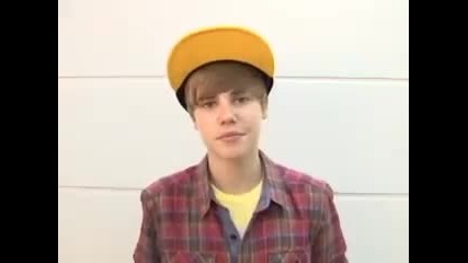 Justin Bieber пожелава на феновете си Весела Коледа..