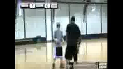Justin_bieber__amp__usher_play_o