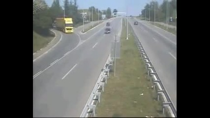 Crazy Truckers on European Highway 
