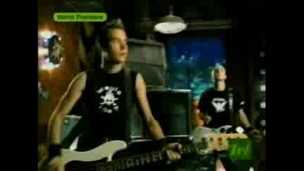 Simple Plan - Addicted