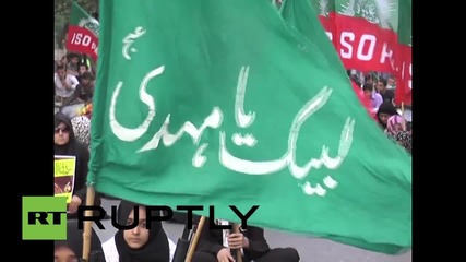 Горене на американски и израелски знамена в Карачи