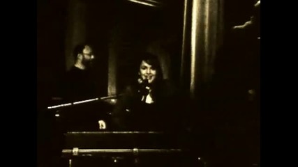 Norah Jones - What Am I To You
