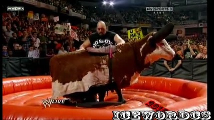 The Big Show язди механичен бик (смях) 