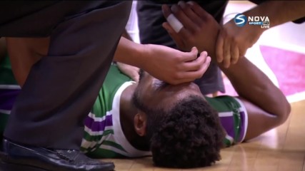 Баскетболист на Уникаха припадна по време на мач