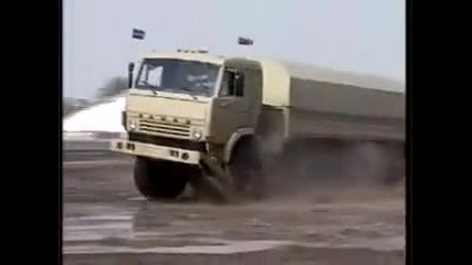 Най - злобната руска машина Камаз в действие на тестов полигон