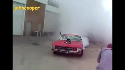 Holden Monaro 72 Burnout 