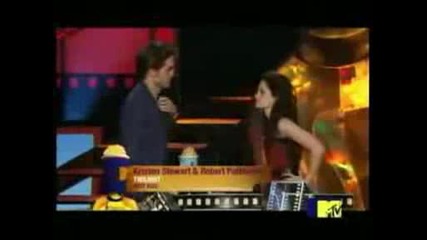 Robert Pattinson & Kristen Stewart Accepts Best Kiss at Mtv Movie Award 2009.avi