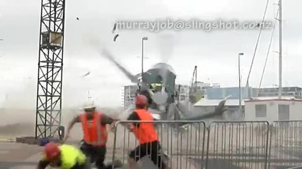 Хеликоптер катастрофира