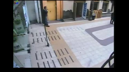 Дух на момче записано от охранителна камера 