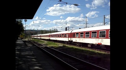 Бв 2613 с Локомотив 44 113 заминава от Шумен