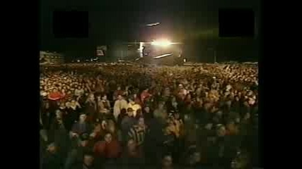 Bon Jovi - This Aint a Love Song 