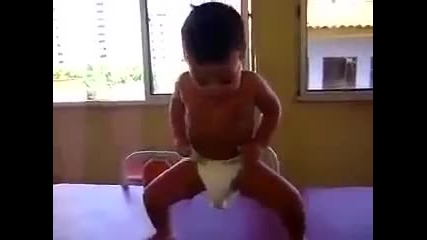 Невероятно бебе танциор ! Без монтажи !