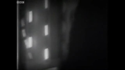 The Tardis takes off for first time - Classic Doctor Who - Bbc 