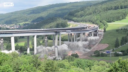 Изумителни Кадри от Взривяване на Мост в Германия!!