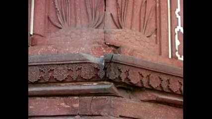 Тадж Махал се пропуква