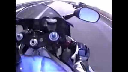 Suzuki Gsxr 1300 Hayabusa Vs Yamaha r1 