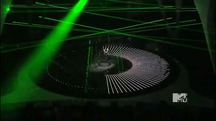 Страхотно шоу!!! Live! Usher - Dj Got Us Fallin In Love & O M G [ M T V V M A 2010 ]