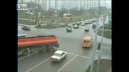 Катастрофа на кръстовище