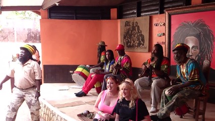 Концерт за туристи в дома на Боб Марли в Очо Риос, Ямайка