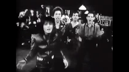 Като две капки вода - Joan Jett & Тhe Blackhearts като Калин Врачански