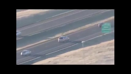 Луд маниак краде коли и бяга от полицията