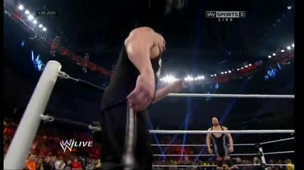 (20.01.2014) Wwe Raw - 2 ' част Батиста напада Алберто, Брок се опълчва на Грамадата...