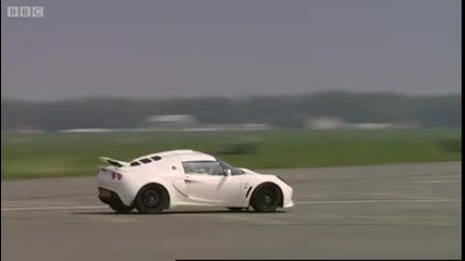 Lotus Exige vs Ford Mustang - Top Gear 