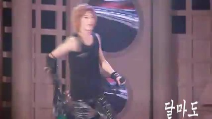 Shinee Taemin takes off his shirt while dancing ~ Lucifer