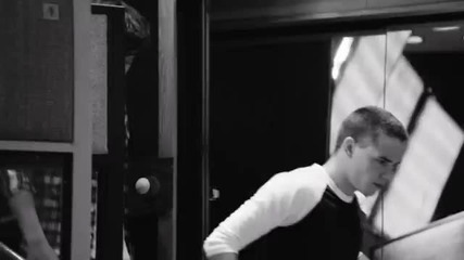 One Direction - Little Things (официално видео)