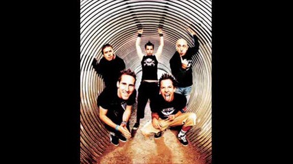 Simple Plan - Holding On