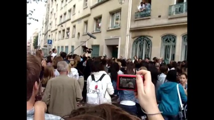 Justin Bieber at the Paris Universal Label meeting fans and giving away tickets