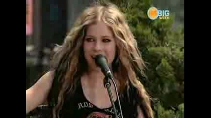 Avril Lavigne - My Happy Ending [live]