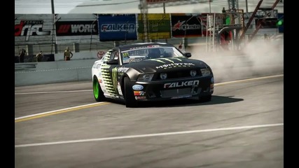 Drift на Ford Mustang (monster Energy)