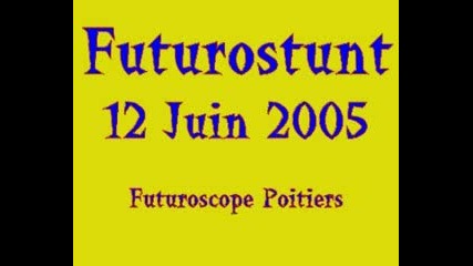 stunt Moto Futuroscope Poitiers V.2 en echappement libre ... 