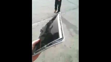 Пичове потрошават чисто Ipad 