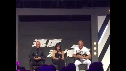 Звездите Вин Дизел, Джейсън Стейтъм и Мишел Родригез в Китай промотират Бързи и Яростни 7 (2015)