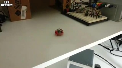 Инженер създава обект, който може да левитира!