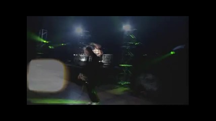 Skillet - Whispers in the Dark [live]
