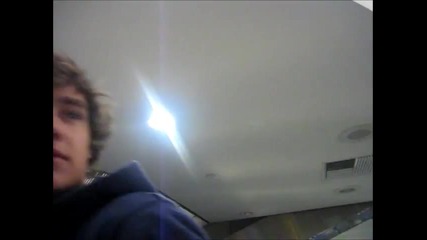 One Direction пристигат на летище Lax на 8 юли 2011
