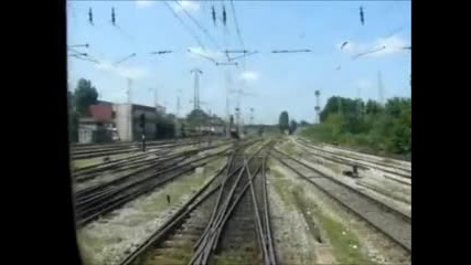 Електровоз 46 243 заминава от централна гара София 