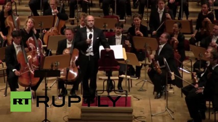 Германия: Диригентът Иван Фишер приканва ЕС към щедрост към бежанците