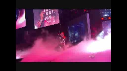 Rihanna - Rehab (live) (превод)