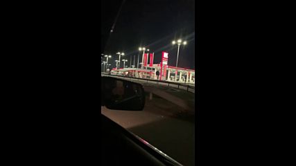 Пожар на метри от бензиностанция