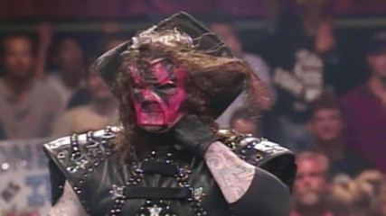 Kane plays a decoy Undertaker: Raw, Aug. 17, 1998